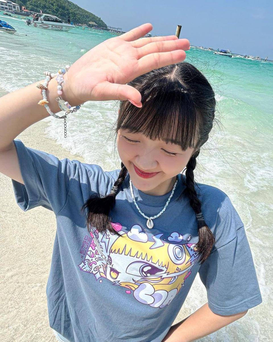 Aurellia JKT48 (instagram.com/jkt48.aurellia_)