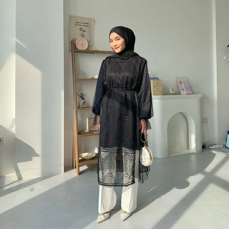 Rekomendasi baju lebaran. (Shopeeco.id/Dezhafhijab)