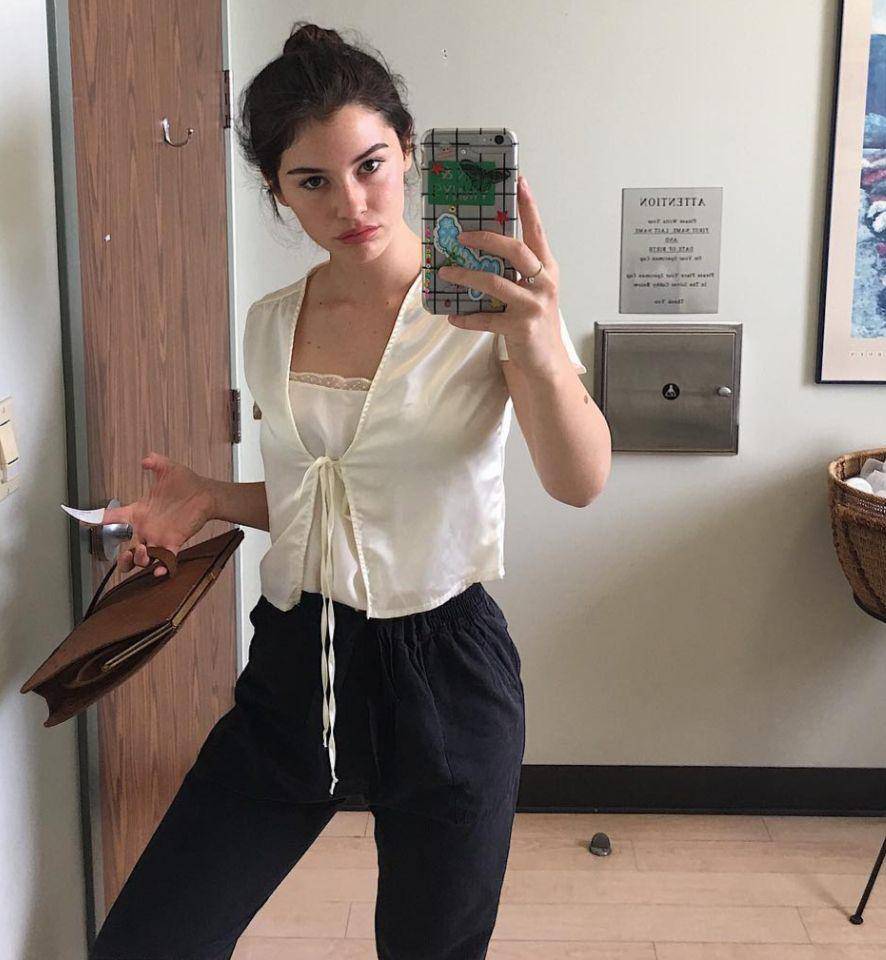 Gracie Abrams (instagram.com/gracieabrams)