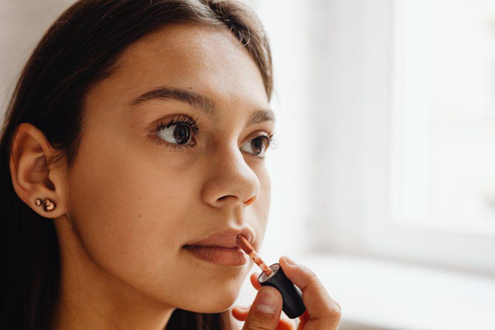 5 Rekomendasi Shade Lip Cream untuk Samarkan Bibir Gelap, Menawan!