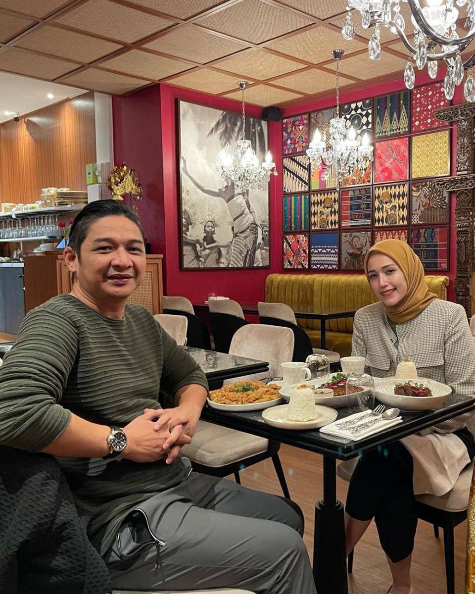 potret Pasha Ungu dan Adelia Pasha di Paris (instagram.com/pashaungu_vm)