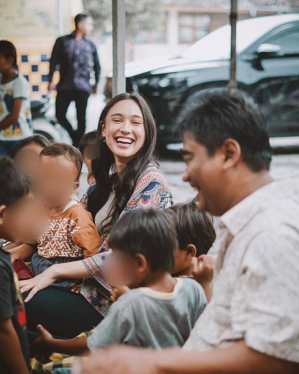 potret Yasmin Napper kunjungi rumah singgah ADHA di Solo (instagram.com/yasminnapper)