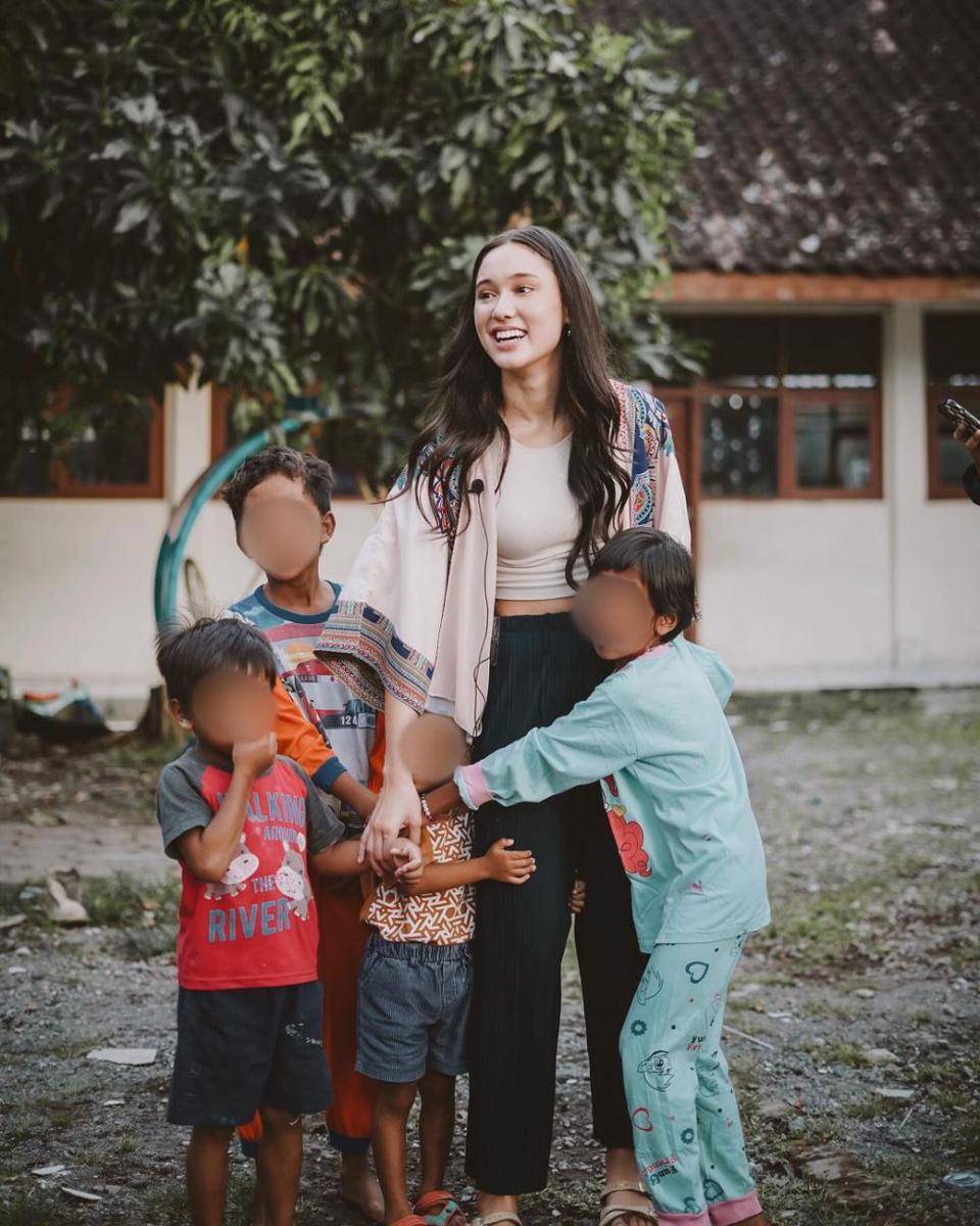 potret Yasmin Napper kunjungi rumah singgah ADHA di Solo (instagram.com/yasminnapper)