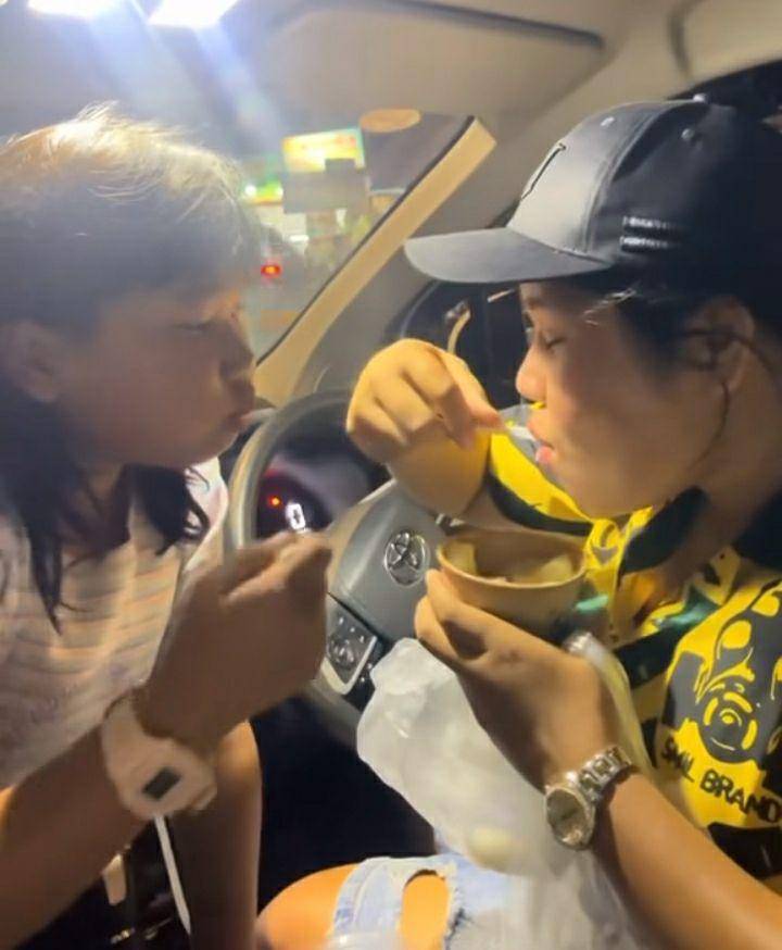 potret Dita Kerang berburu takjil dan baju lebaran (instagram.com/dita_kerang)