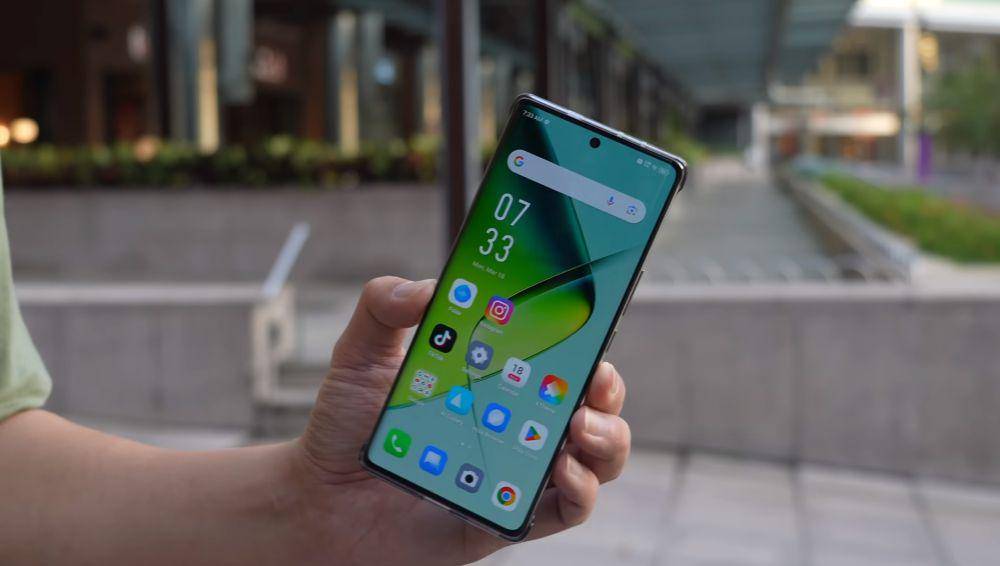 potret Infinix Note 40 Pro+ 5G (dok. Youtube.com/ben's gadget reviews)