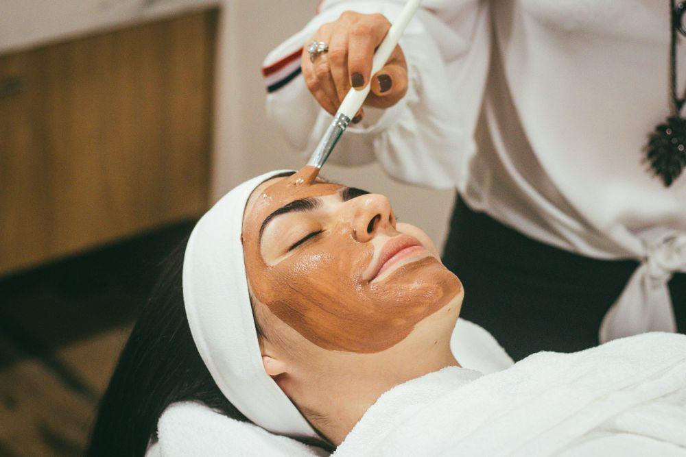 5 Manfaat Menggunakan Masker Wajah dengan Rutin, Kulit Lebih Sehat!