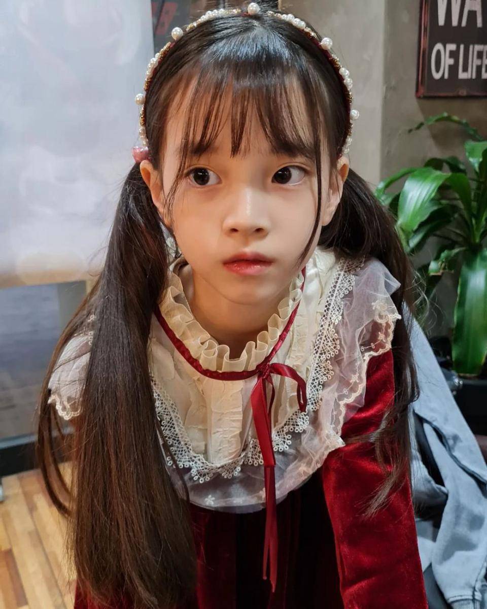 Jeon Ji A (instagram.com/ji_a_8.13)