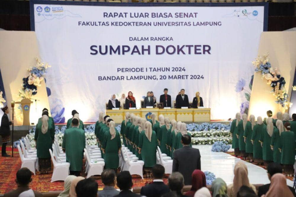 FK Unila Lantik 66 Dokter Baru, Rektor Beri Pesan untuk Dokter Muda