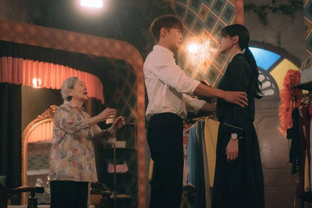 still cut drama Midnight Studio (instagram.com/channel.ena.d)