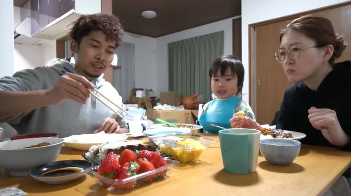 potret Ramadan keluarga Neo Japan (youtube.com/Neo Japan)