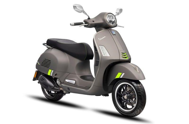 7 Motor Matic yang Pengendaranya Harus Punya SIM C1, Ada Vespa!