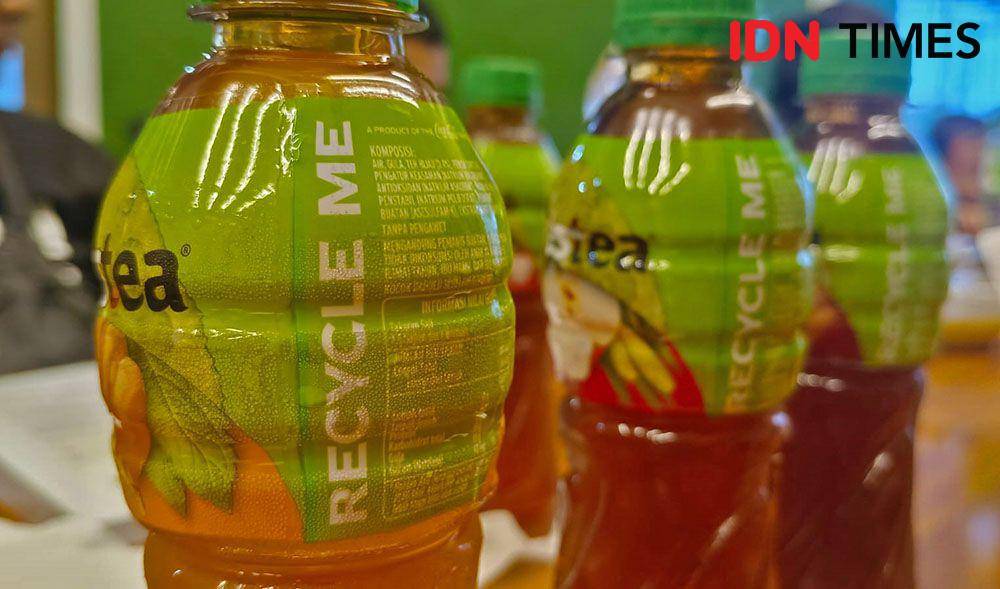 Botol Frestea bisa didaur ulang (IDN Times/Arifin Al Alamudi)