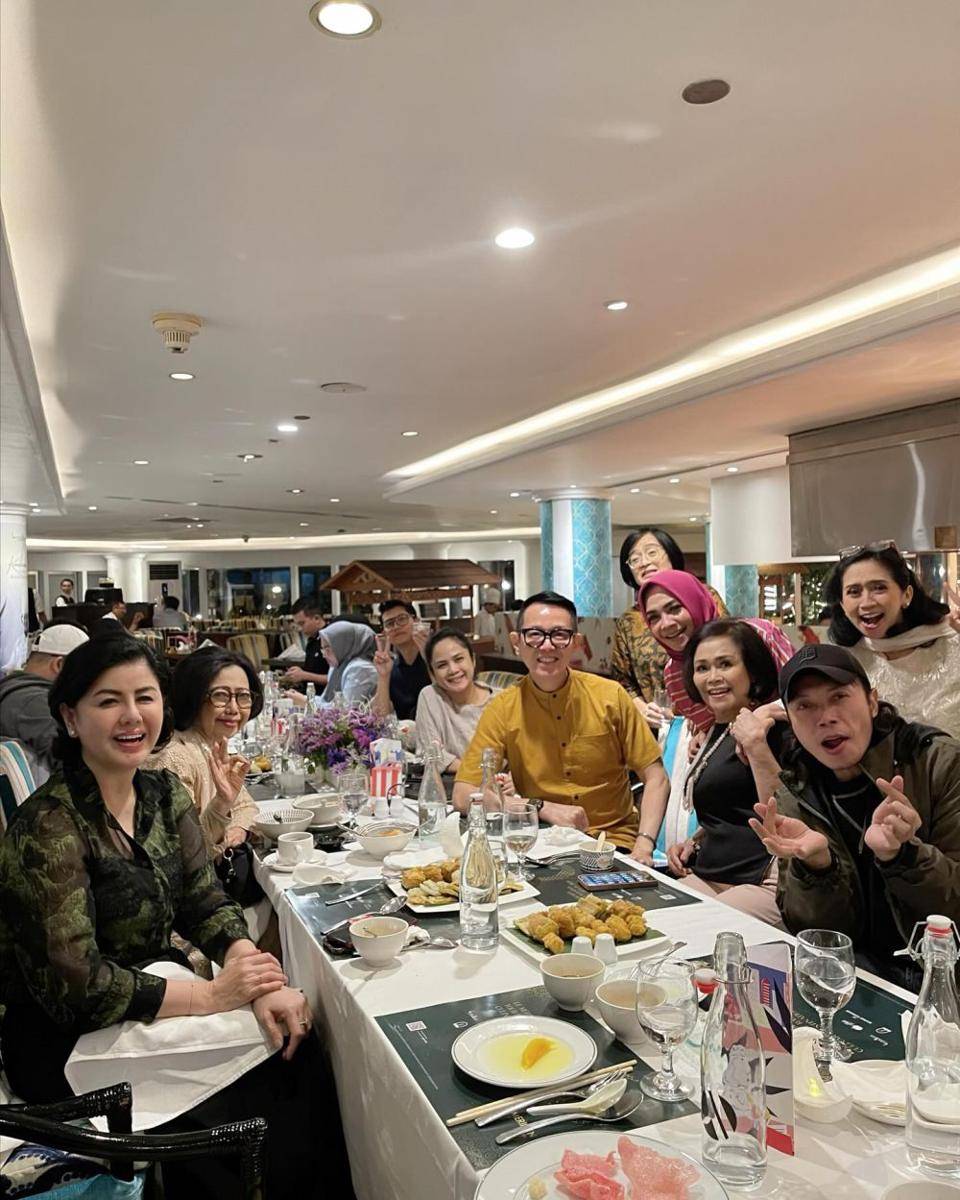 Mama Rieta dan geng (Instagram.com/rieta_amilia)