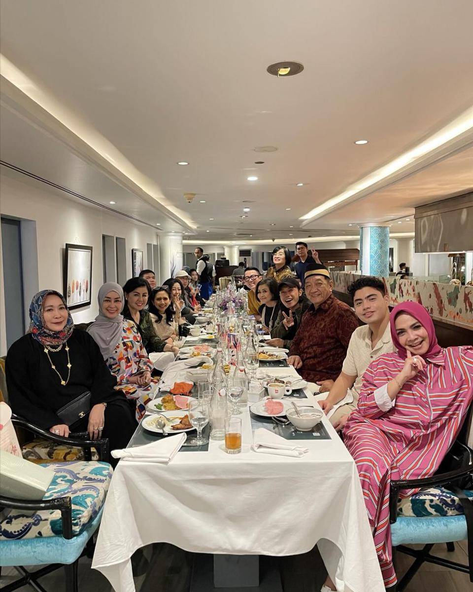 Mama Rieta dan geng (Instagram.com/rieta_amilia)