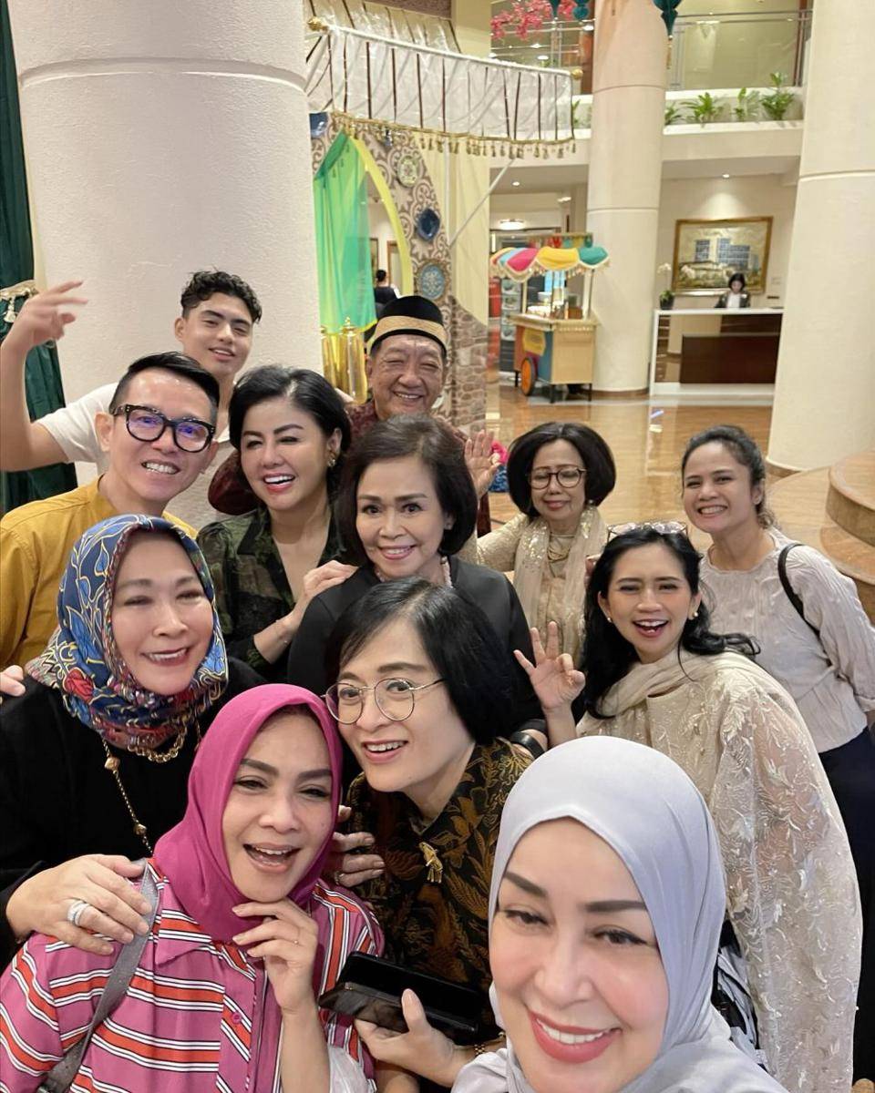 Mama Rieta dan geng (Instagram.com/rieta_amilia)