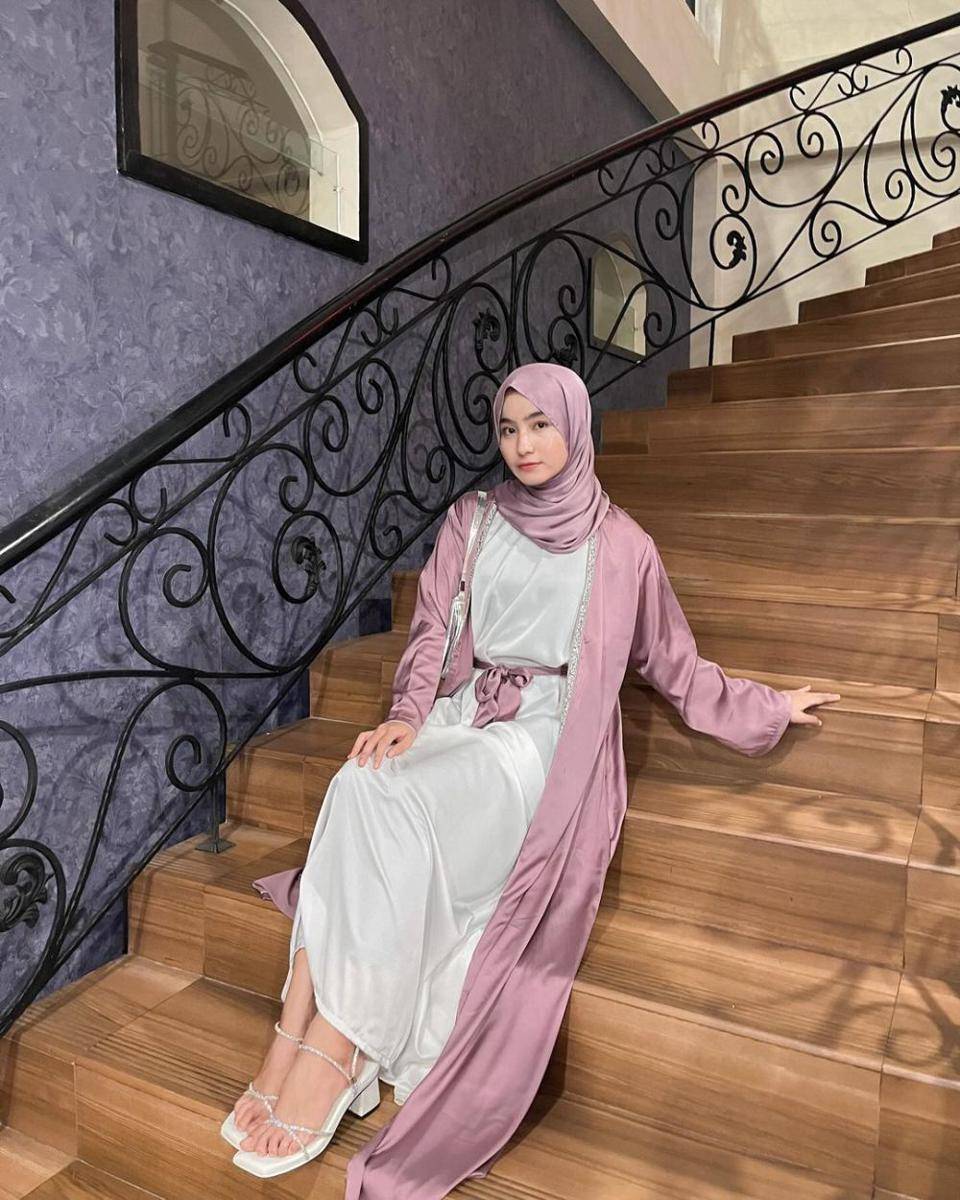 inspirasi OOTD ala Zakila Angel (instagram.com/bbyjiangel)