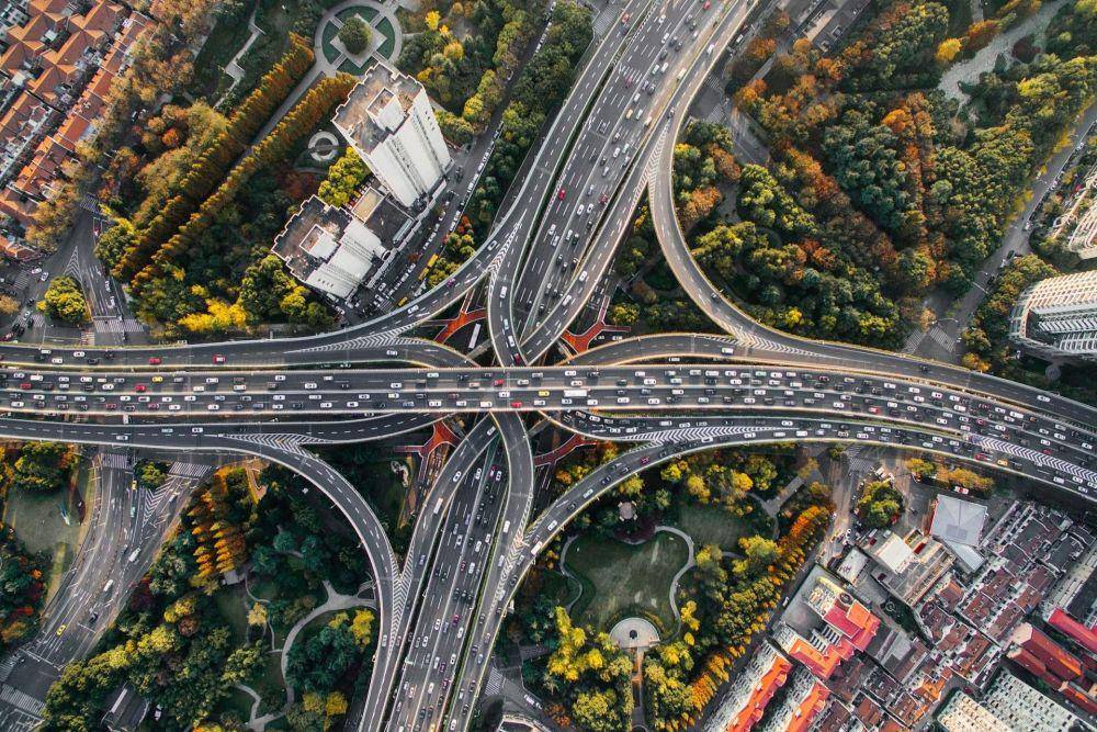ilustrasi jalan tol (unsplash.com/Denys Nevozhai)