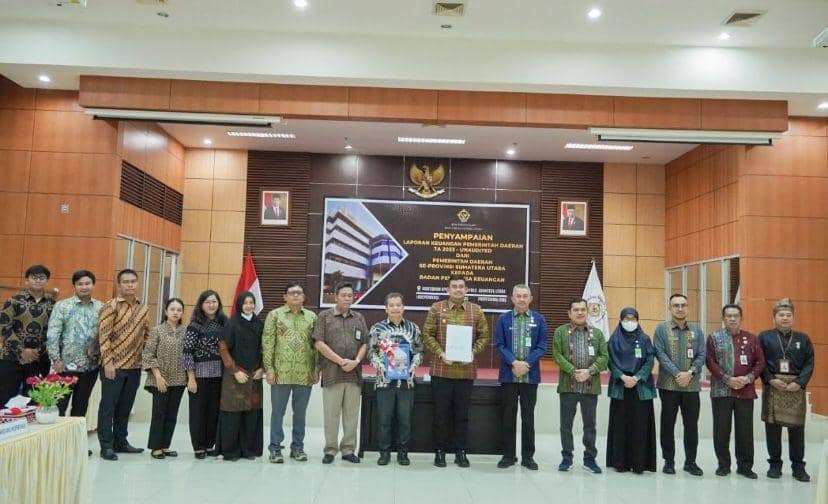 Pemko Medan menyerahkan laporan ke Perwakilan BPK Sumut (Dok. Diskominfo Medan)