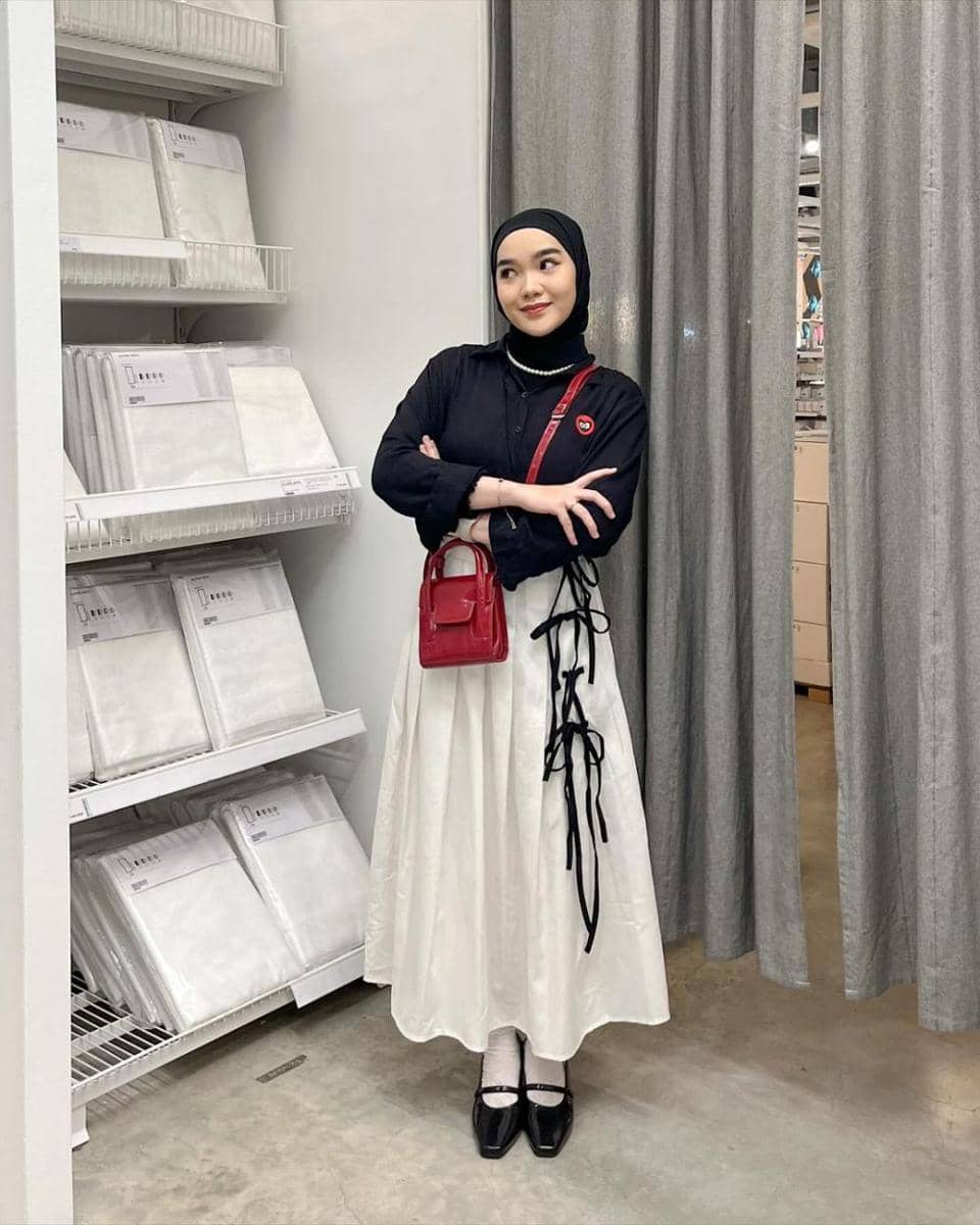 inspirasi outfit lebaran bertema coquette (instagram.com/karinarsantii)