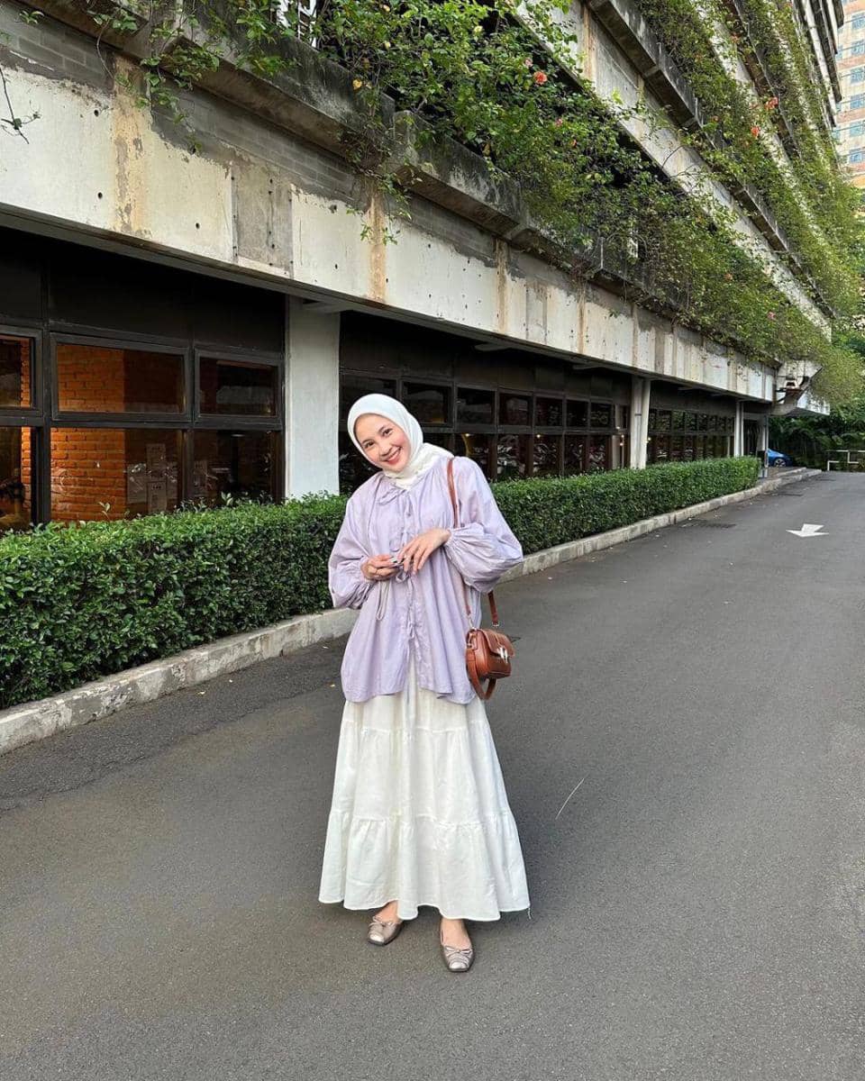 inspirasi outfit lebaran bertema coquette (instagram.com/aisni)