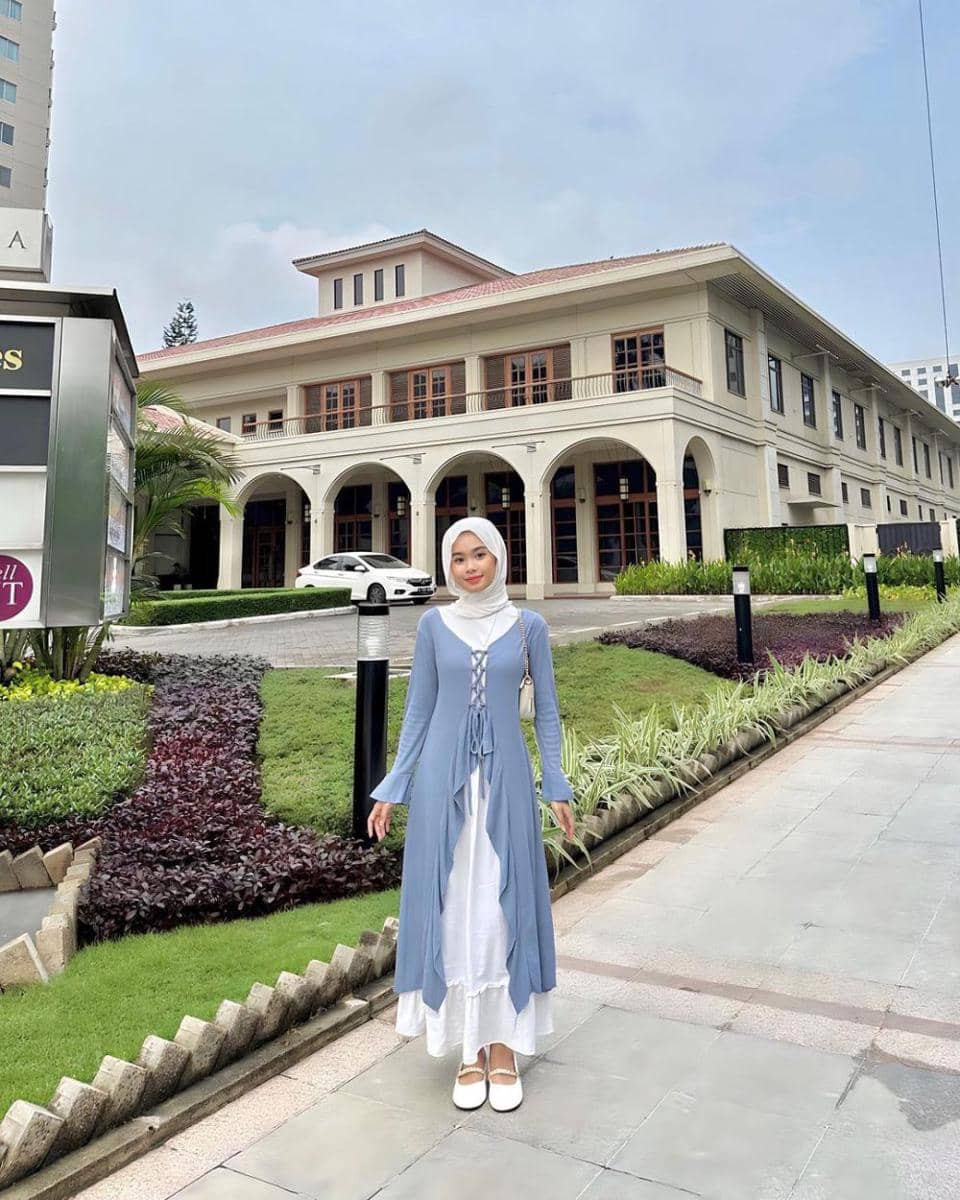 inspirasi outfit lebaran bertema coquette (instagram.com/nolaclr.a)