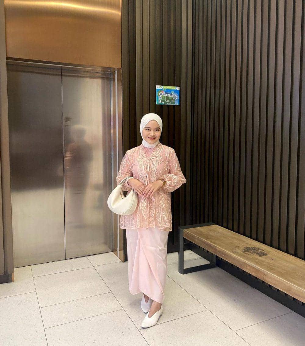 inspirasi outfit lebaran bertema coquette (instagram.com/alifiactr)
