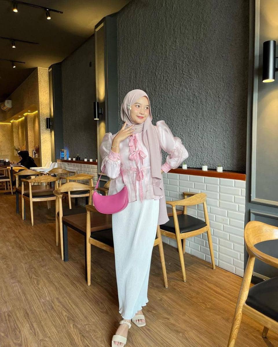 inspirasi outfit lebaran bertema coquette (instagram.com/siskaamera)