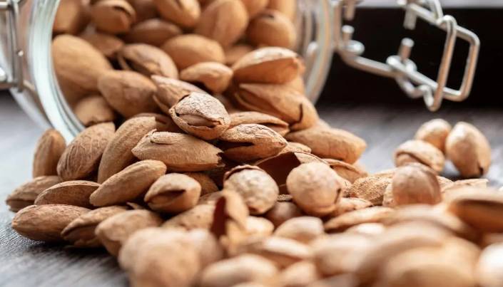 Ilustrasi kacang almond (medicalnewstoday.com)