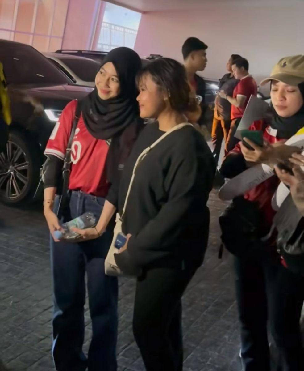 Adiba Khanza nonton Timnas (instagram.com/_ummi_pipik_)