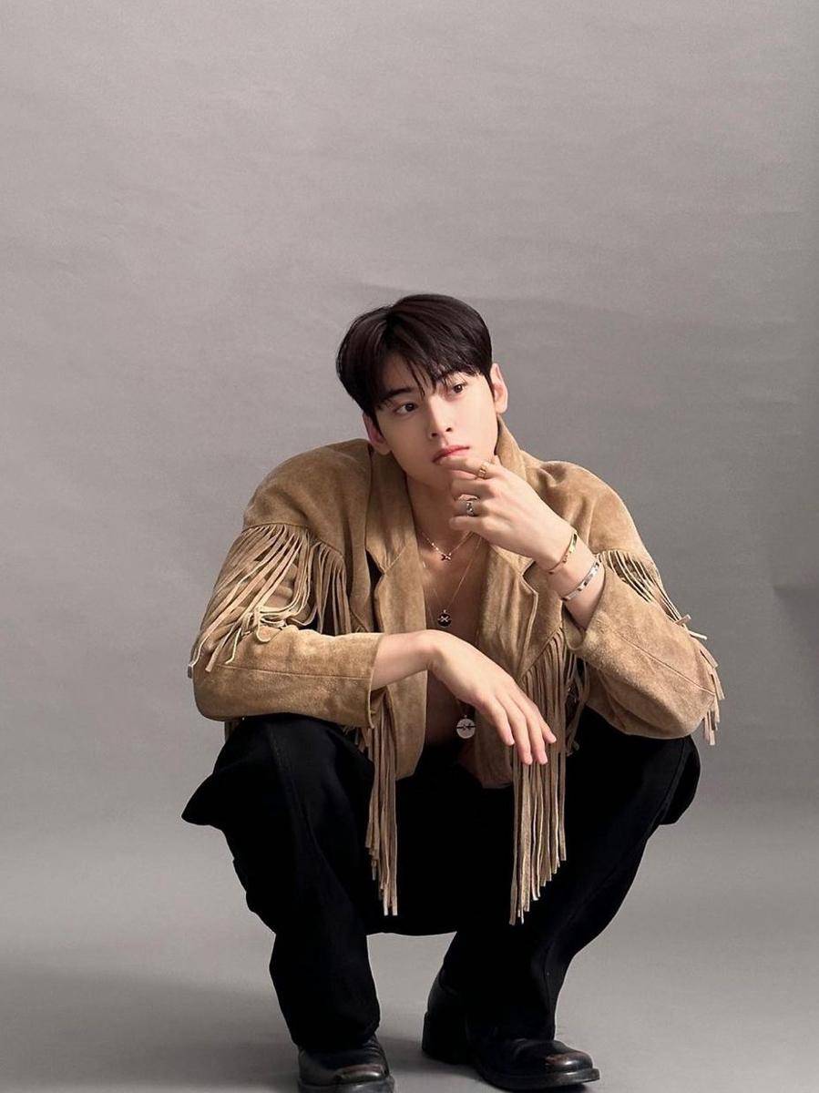 potret Cha Eun Woo (instagram.com/eunwo.o_c)