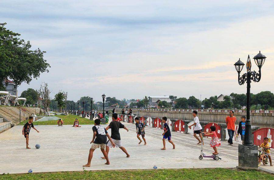 taman tirtonadi (instagram.com/pariwisatasolo)