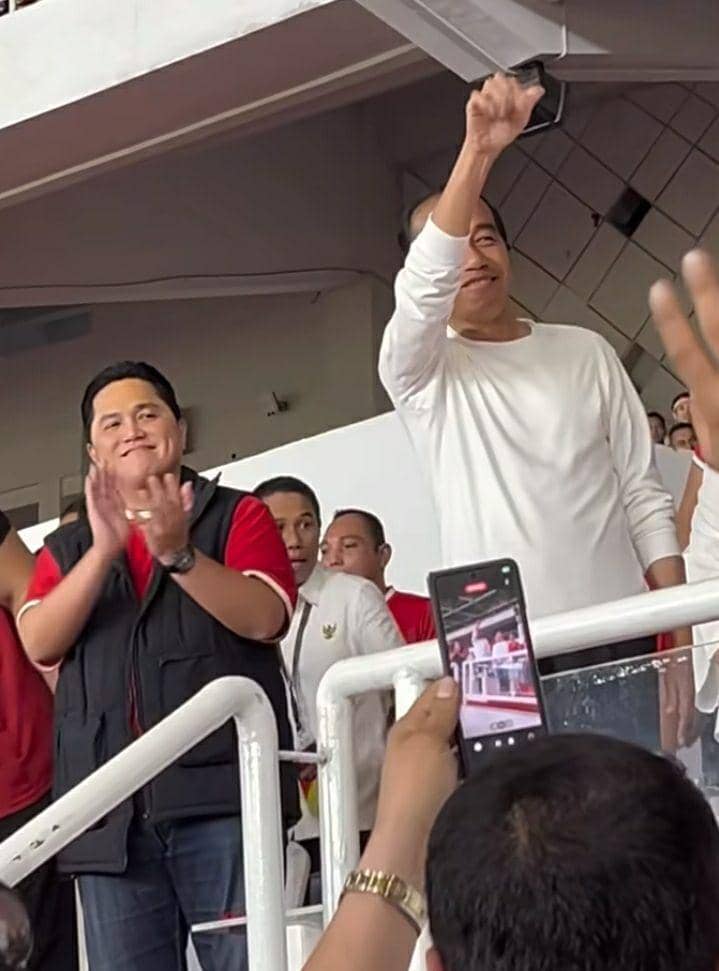 potret publik figur saat nonton timnas di kualifikasi Piala Dunia (instagram.com/erickthohir)