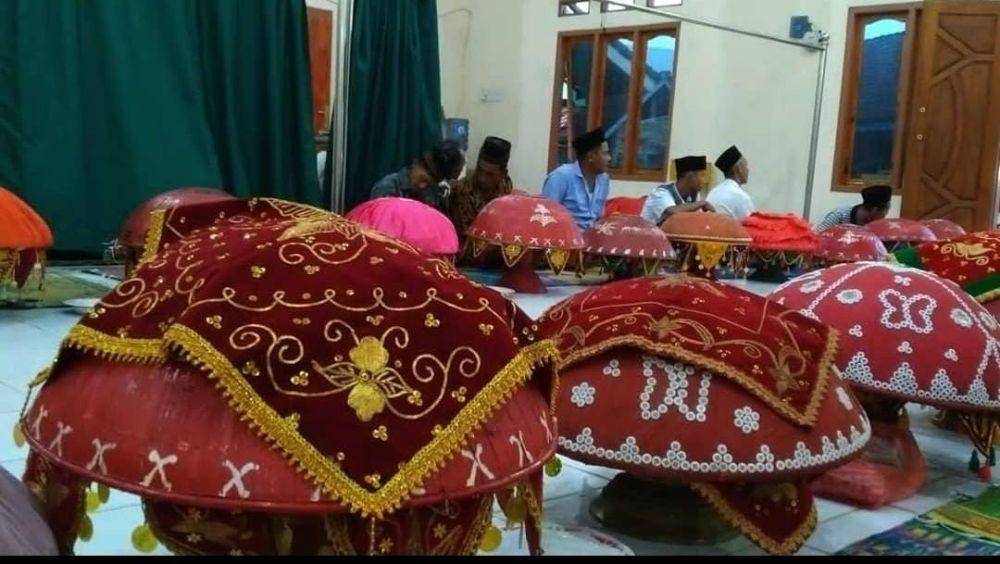 Potret tradisi malam Pitu Likukh sambut Nuzulul Quran di Kecamatan Ngaras, Kabupaten Pesisir Barat, Lampung (instagram/keratonmargangaras)