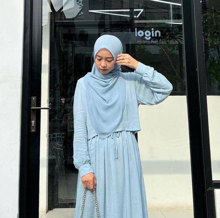 warna jilbab yang cocok dipadukan baju biru muda (instagram.com/yennisun)