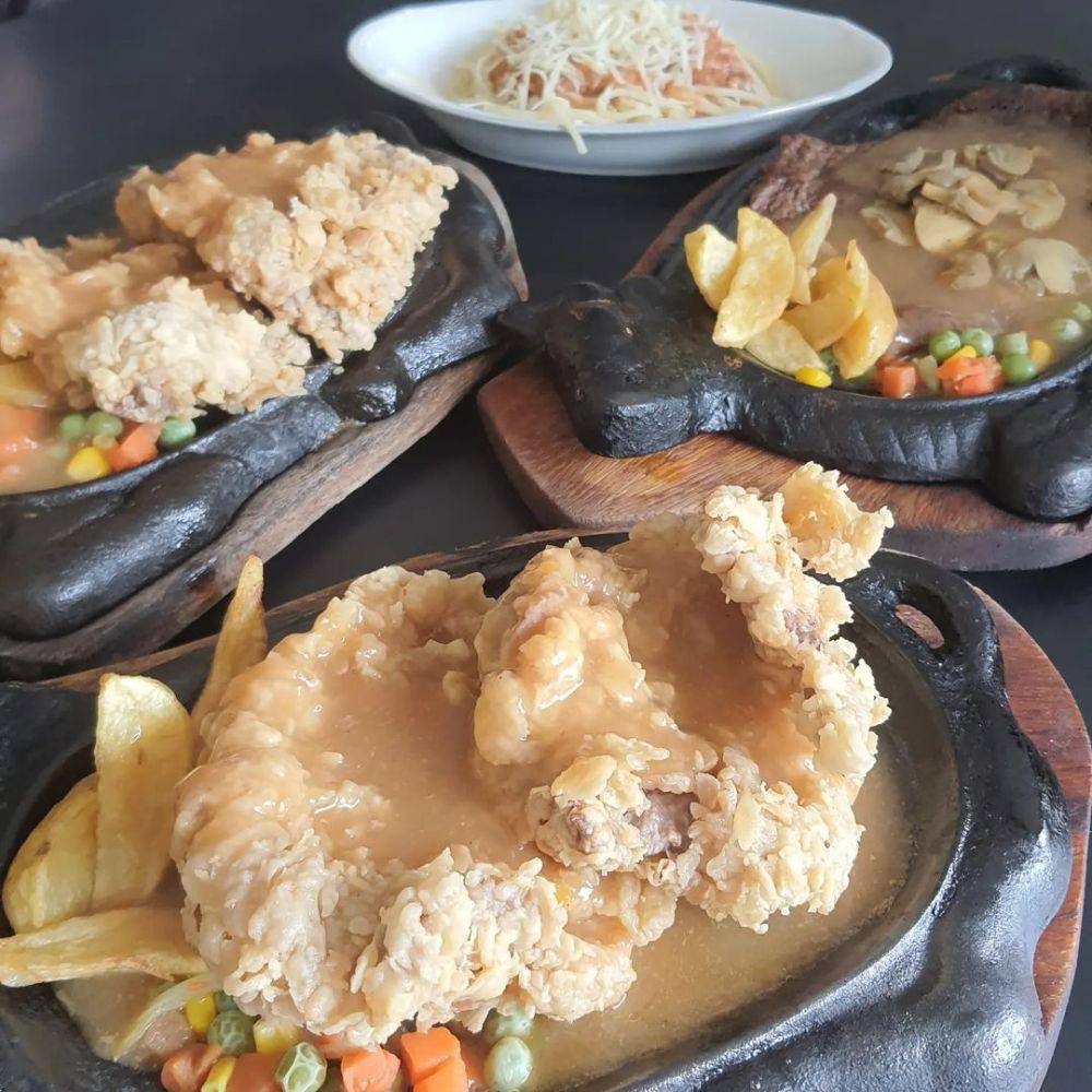 Waroeng Steak & Shake (instagram.com/firli_rasyiid)
