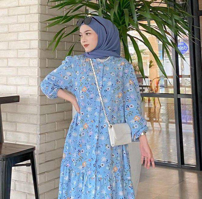 warna jilbab yang cocok dipadukan baju biru muda (instagram.com/hanifadl_)
