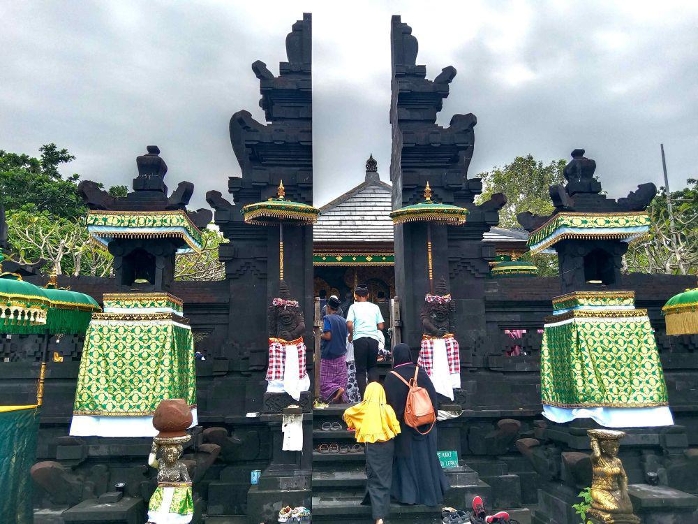 7 Wisata Religi Wali Pitu di Bali, Kamu Pernah ke Sini?