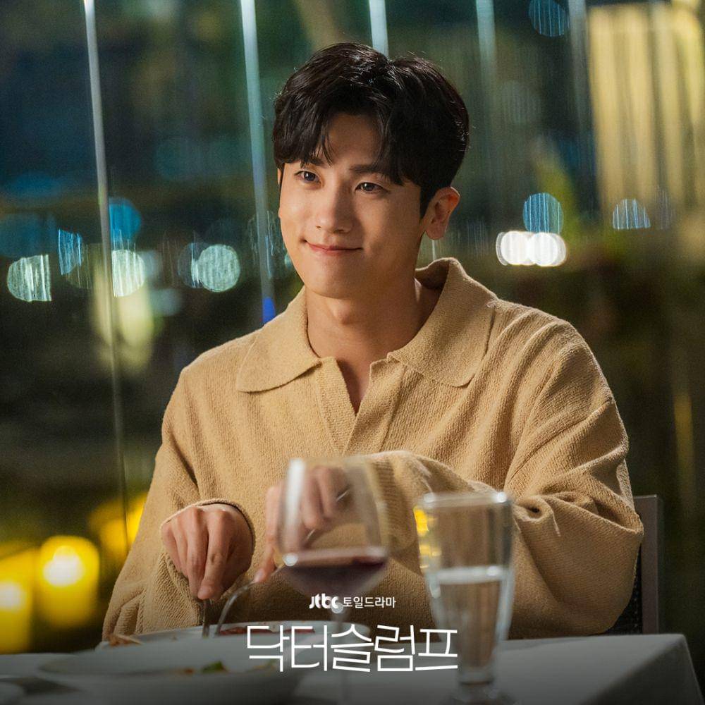 Park Hyung Sik di KDrama Doctor Slump (instagram.com/jtbcdrama)