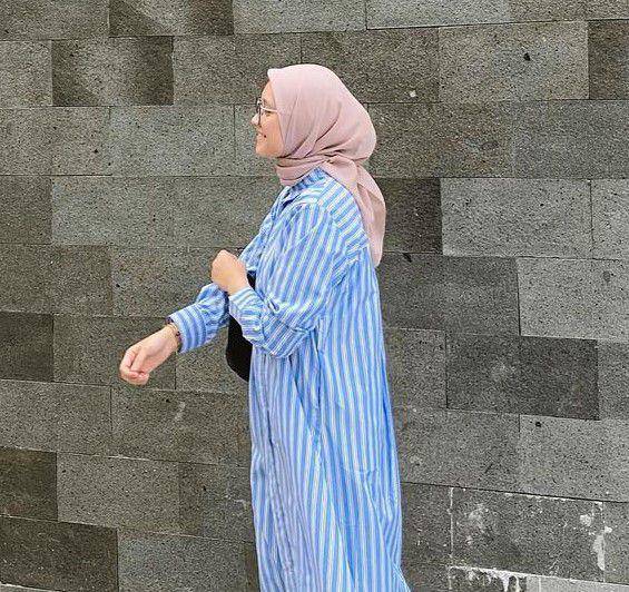 warna jilbab yang cocok dipadukan baju biru muda (instagram.com/alaekabachir)