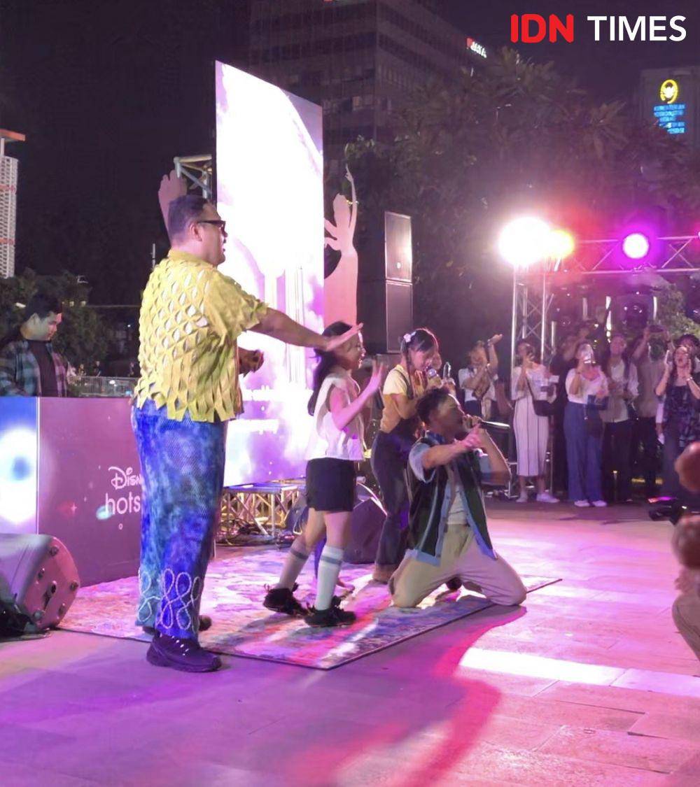 momen keseruan 90s/00s Rewind Karaoke with Reza Chandika & Gamaliél di Sarinah pada Sabtu (23/3/2024) (IDN Times/Elizabeth Chiquita)