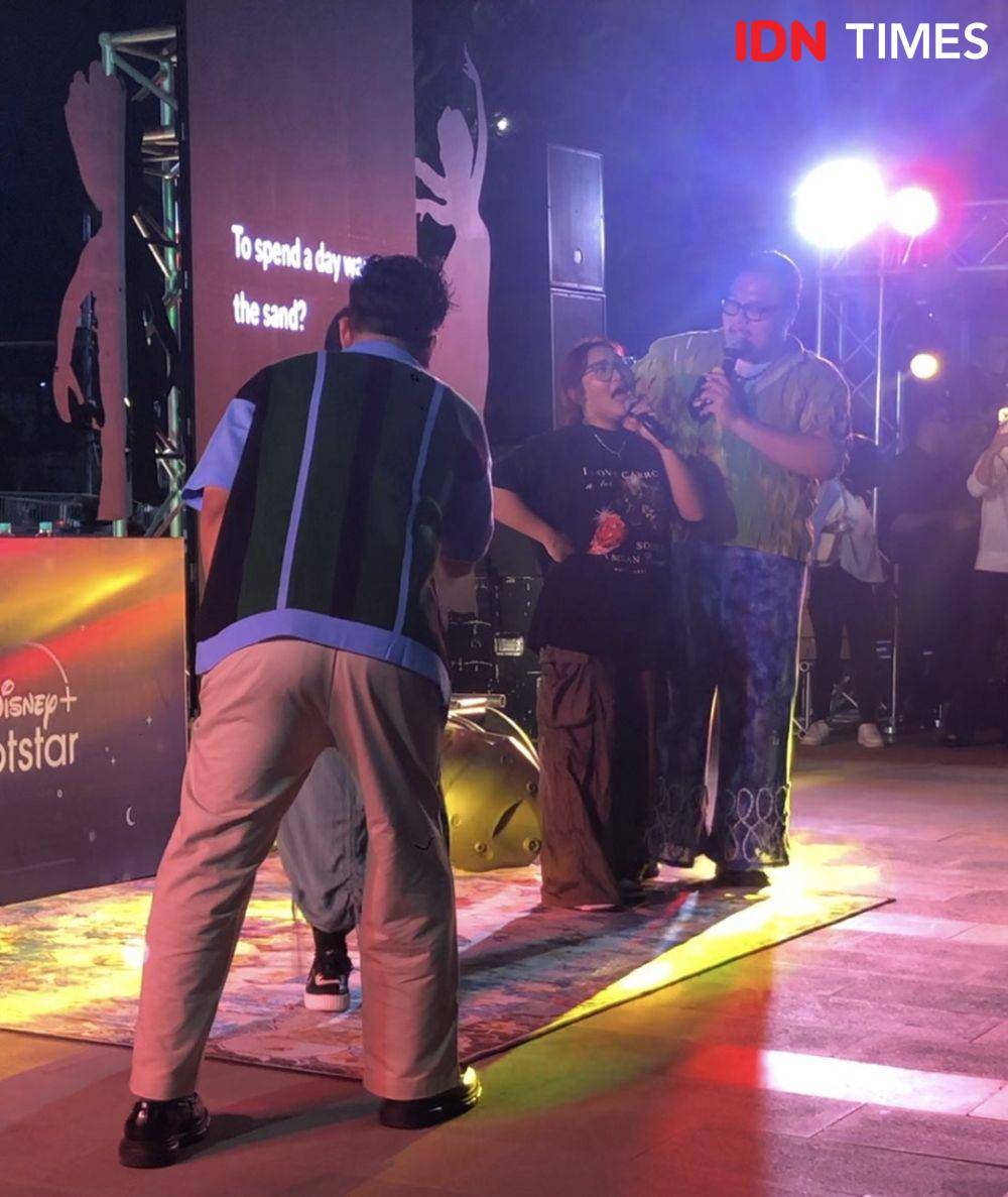 momen keseruan 90s/00s Rewind Karaoke with Reza Chandika & Gamaliél di Sarinah pada Sabtu (23/3/2024) (IDN Times/Elizabeth Chiquita)