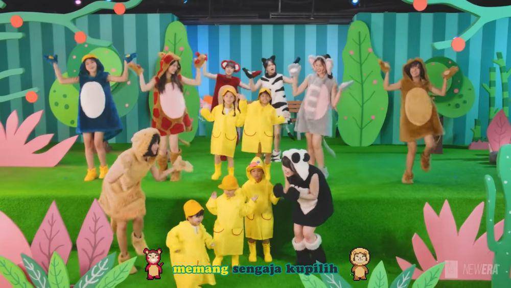 video musik Kebun Binatang di Saat Hujan (YouTube.com/JKT48)