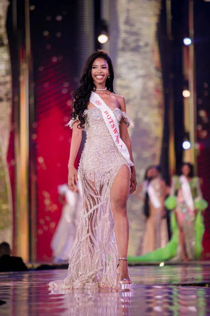 Potret Finalis dari Afrika di Sesi Gaun Malam Final Miss World 2024 (missworld.com)