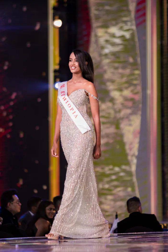 Potret Finalis dari Afrika di Sesi Gaun Malam Final Miss World 2024 (missworld.com)
