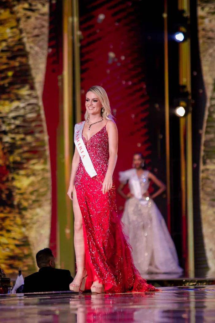 Potret Finalis dari Afrika di Sesi Gaun Malam Final Miss World 2024 (missworld.com)
