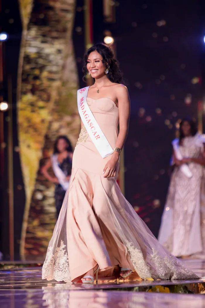 Potret Finalis dari Afrika di Sesi Gaun Malam Final Miss World 2024 (missworld.com)