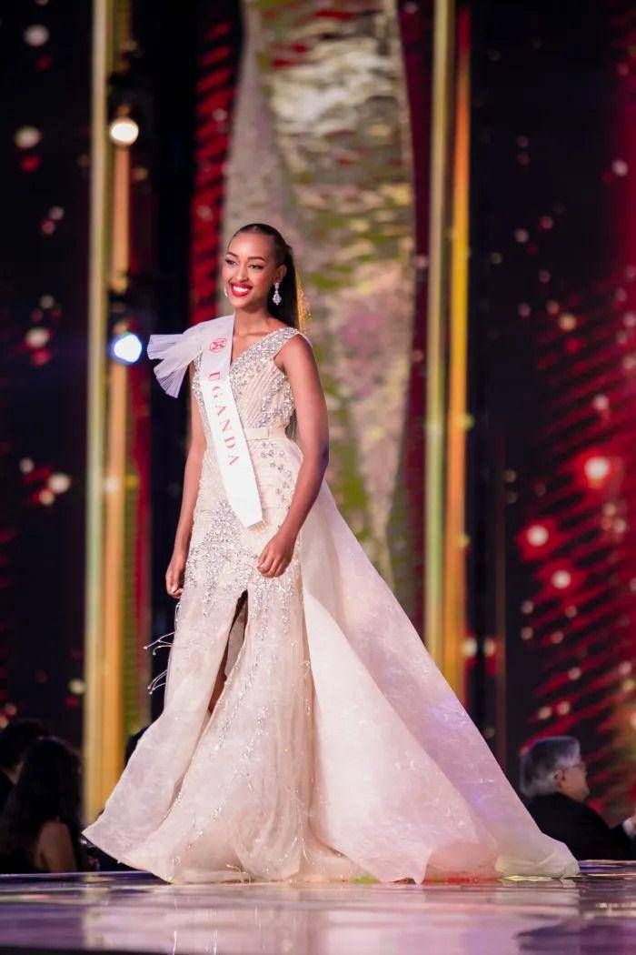 Potret Finalis dari Afrika di Sesi Gaun Malam Final Miss World 2024 (missworld.com)