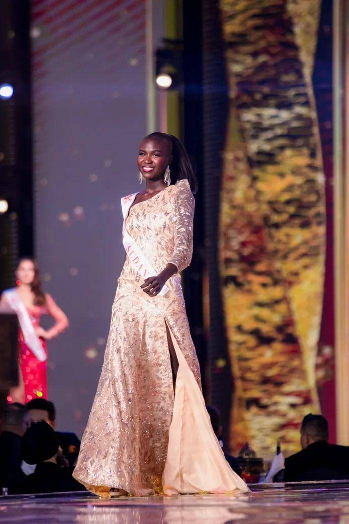 Potret Finalis dari Afrika di Sesi Gaun Malam Final Miss World 2024 (missworld.com)