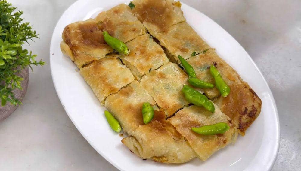 martabak telur (YouTube.com/Ika Mardatillah)