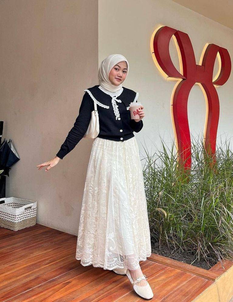 Sttle hijab coquette (instagram.com/adindavld)